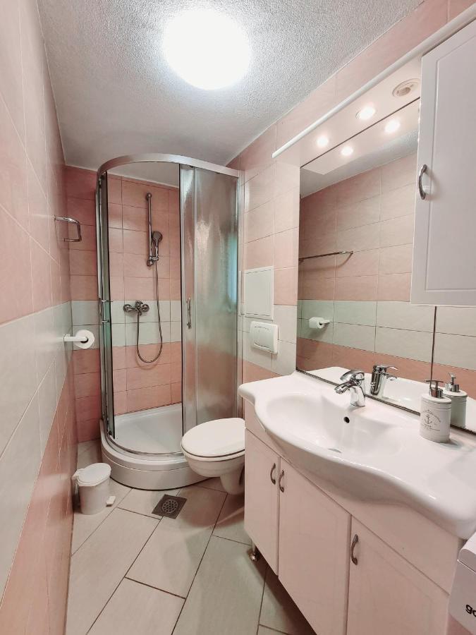Sea View Apartments Пиран Экстерьер фото